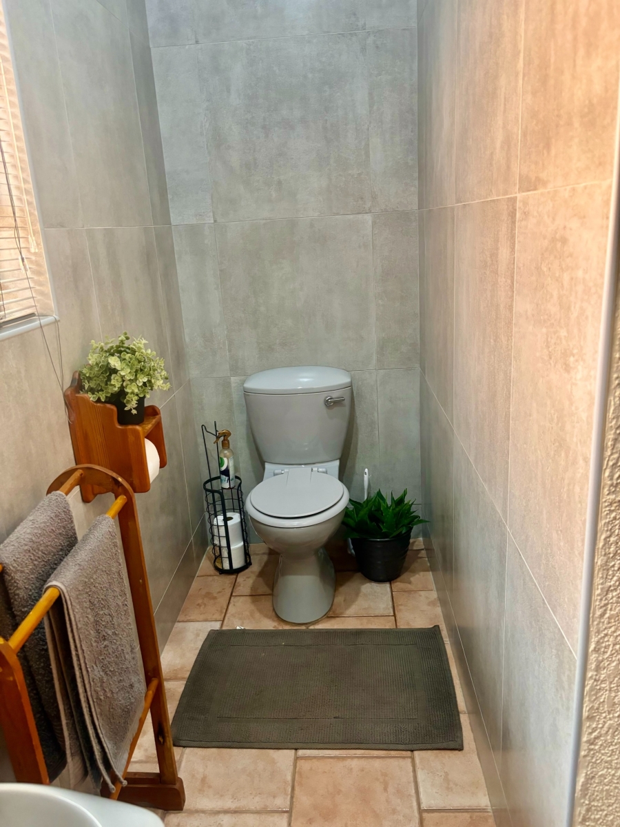 5 Bedroom Property for Sale in Wilkoppies North West